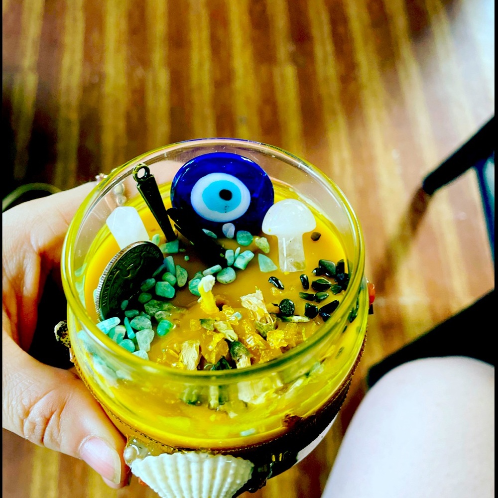 Abundance candle.